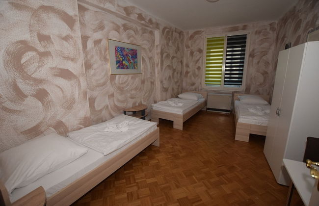 AB Apartment 38 - Photo 2