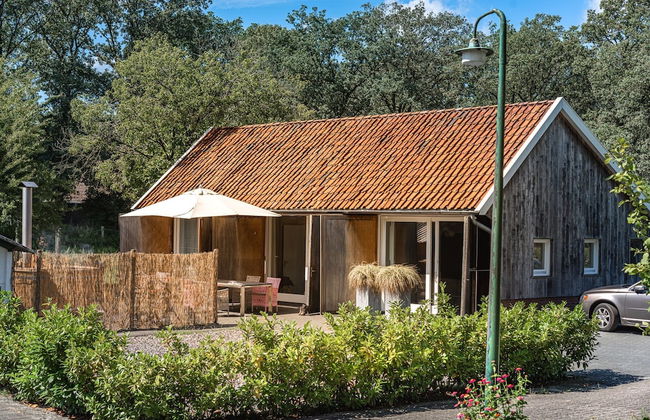 Serene Holiday Home in Haaksbergen With Hottub - Foto 1