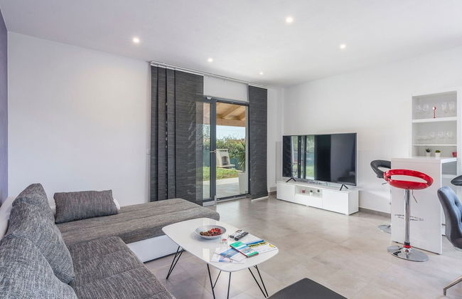 Pleasant Holiday Home in Novigrad - Foto 13