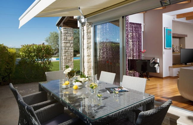 Art Villa Sis With Private Pool - Photo 2