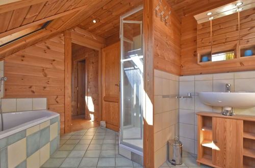 Photo 17 - Wooden Holiday Home With Sauna