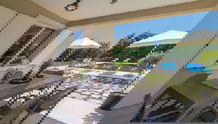 Foto 1 - Luxurious Villa in Butkovici with Pool & Hot Tub