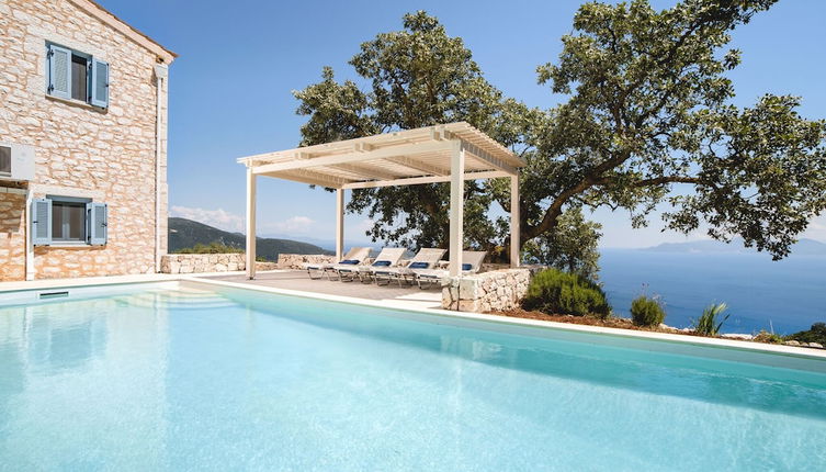 Foto 1 - Modern Villa in Vasiliki with Swimming Pool & Hot Tub