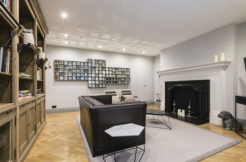 Photo 15 - Deluxe Mayfair Home by Marble Arch Station