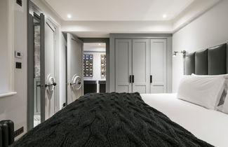 Photo 3 - Deluxe Mayfair Home by Marble Arch Station