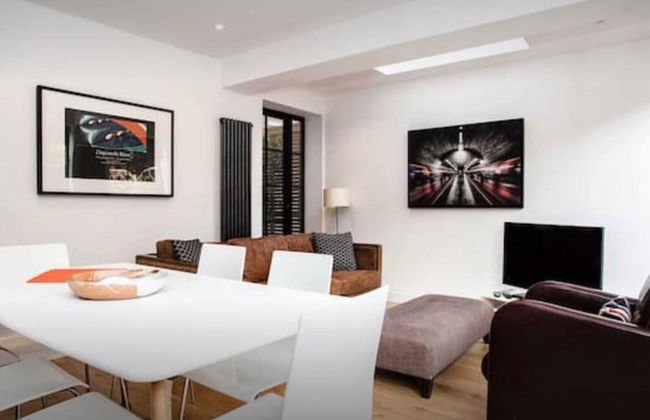 Stylish Newly Refurbished 2 Bedroom Flat With Terrace - Foto 9