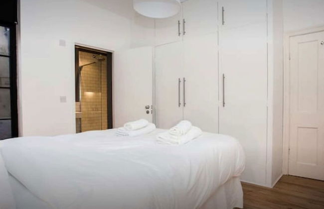 Stylish Newly Refurbished 2 Bedroom Flat With Terrace - Foto 3