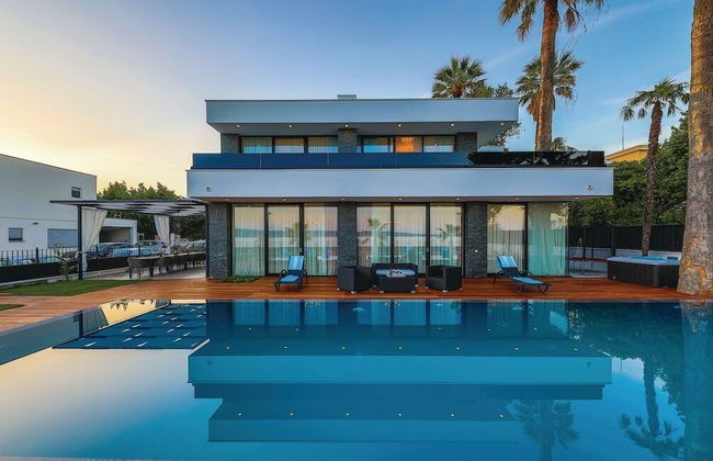 Beachfront Villa Baronessa with Pool - Foto 41