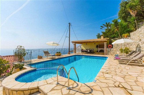 Foto 12 - Villa Aris Large Private Pool Walk to Beach Sea Views A C Wifi - 2453