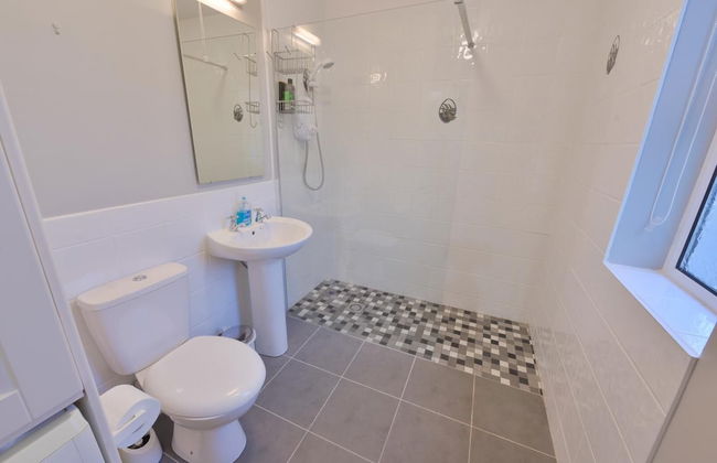 10mindrivecliffsofmoher-cozy2br-parking-wifi - Foto 10