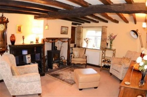 Foto 12 - Cosy & Spacious Cottage in Scenic Village With Pub
