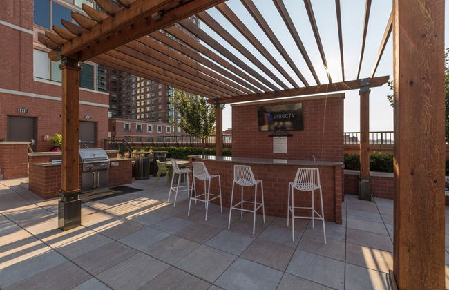 Bluebird Suites near Newport Center - Foto 51