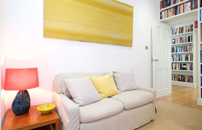 JOIVY English Retro 2BR Apt Near Battersea Park - Foto 16