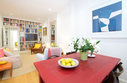 Photo 4 - ALTIDO English Retro 2BR Apt Near Battersea Park