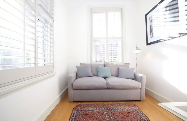 JOIVY English Retro 2BR Apt Near Battersea Park - Foto 15