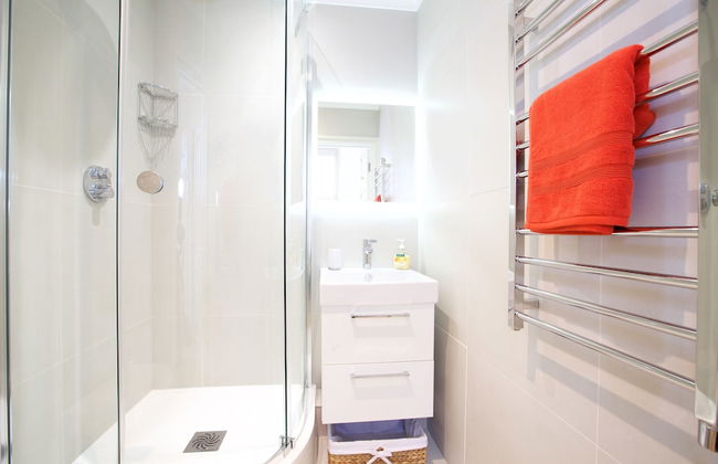 JOIVY English Retro 2BR Apt Near Battersea Park - Foto 21