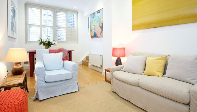 Photo 1 - JOIVY English Retro 2BR Apt Near Battersea Park