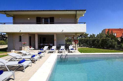 Photo 1 - Villa - 4 Bedrooms with Pool and WiFi - 108746