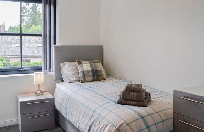 Stunning 3-bed Cottage in the Village of Tomintoul - Photo 3