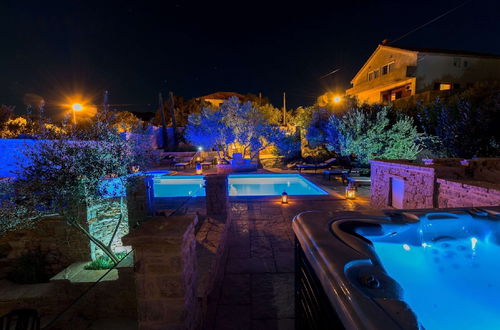 Photo 10 - Splendid Apartment in Murter With Swimming Pool