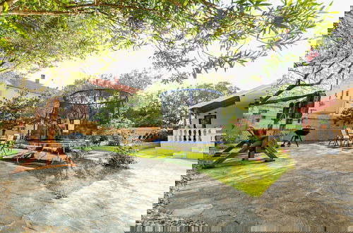 Foto 30 - Holiday Retreat With Swimming Pool