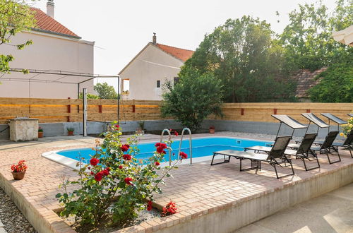 Foto 19 - Charming Holiday Home in Zemunik Donji With Pool