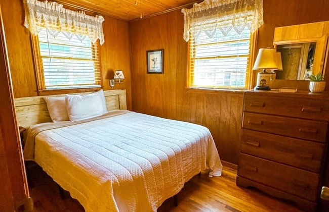 Cozy Creek Cottages - Photo 9