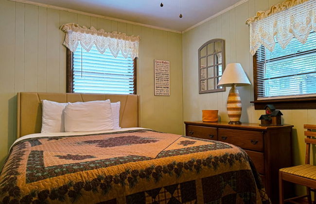 Cozy Creek Cottages - Photo 10