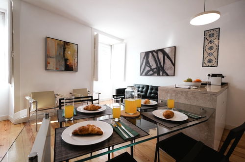 Photo 1 - JOIVY Elegant 2BR Apt nearby tram 28E stop - Portas Sol