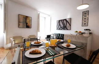 Photo 1 - JOIVY Elegant 2BR Apt nearby tram 28E stop - Portas Sol