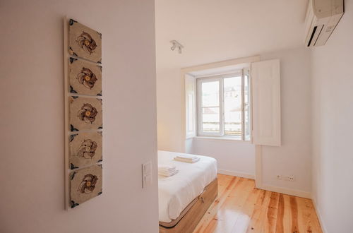 Photo 2 - JOIVY Elegant 2BR Apt nearby tram 28E stop - Portas Sol