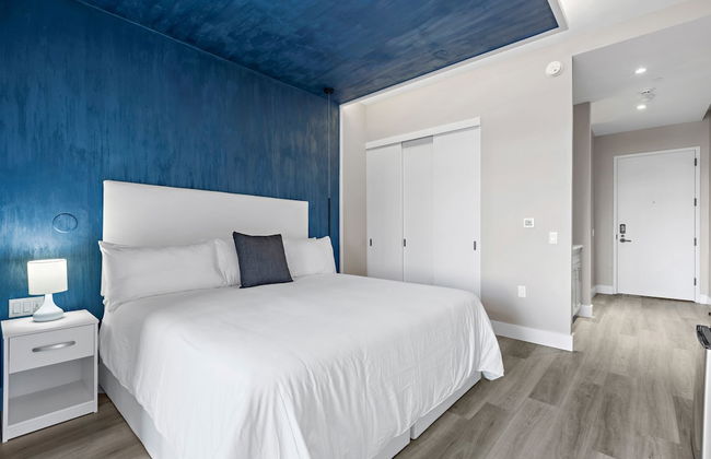 Global Luxury Suites at The Arches - Photo 33