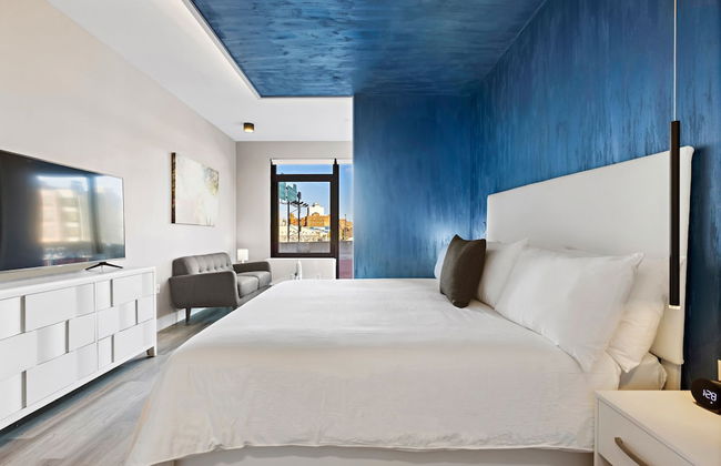 Global Luxury Suites at The Arches - Photo 35