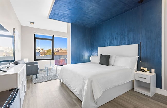 Global Luxury Suites at The Arches - Photo 34