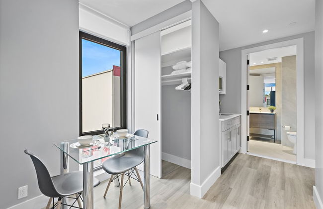 Global Luxury Suites at The Arches - Photo 49