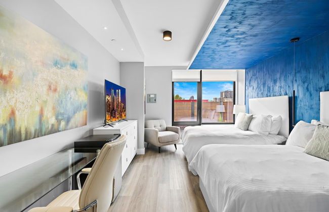 Global Luxury Suites at The Arches - Photo 15