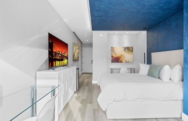 Global Luxury Suites at The Arches - Photo 28