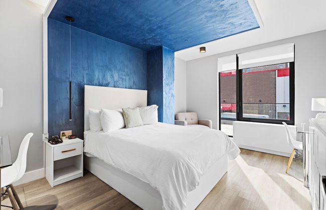 Global Luxury Suites at The Arches - Photo 26