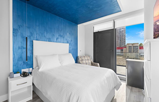 Global Luxury Suites at The Arches - Photo 22