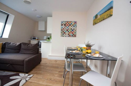 Foto 16 - Stayzo Castle Penthouse 16- A Clean Fresh Modern Apartment With Free Wi-fi