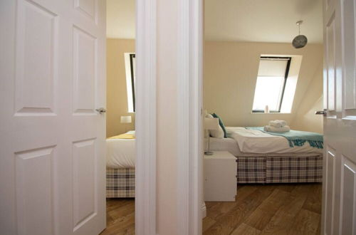 Foto 20 - Stayzo Castle Penthouse 16- A Clean Fresh Modern Apartment With Free Wi-fi