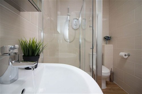 Foto 25 - Stayzo Castle Penthouse 16- A Clean Fresh Modern Apartment With Free Wi-fi