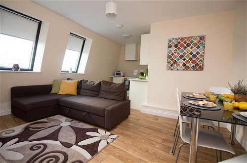 Foto 11 - Stayzo Castle Penthouse 16- A Clean Fresh Modern Apartment With Free Wi-fi