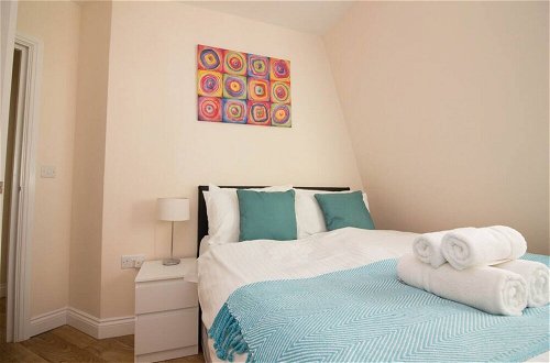 Foto 12 - Stayzo Castle Penthouse 16- A Clean Fresh Modern Apartment With Free Wi-fi