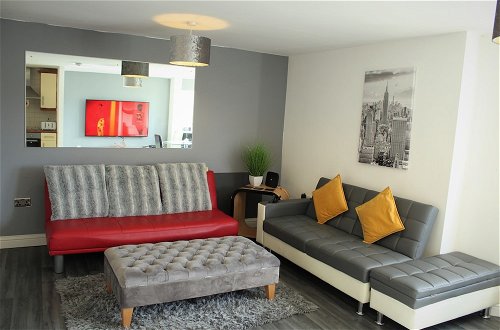 Photo 10 - Empire 2 Bedroom Serviced Apartment