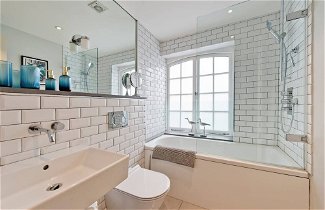 Photo 2 - Pretty 2-bedroom Apartment, Notting Hill