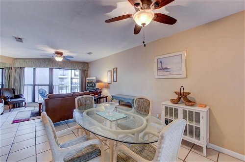 Photo 7 - Two Bedroom two and Half Bath Condo Walking Distance to The Hangout