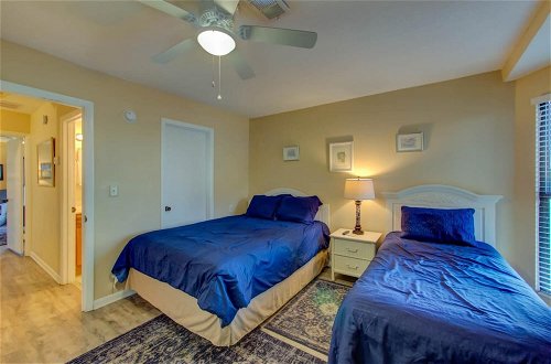Photo 13 - Two Bedroom two and Half Bath Condo Walking Distance to The Hangout