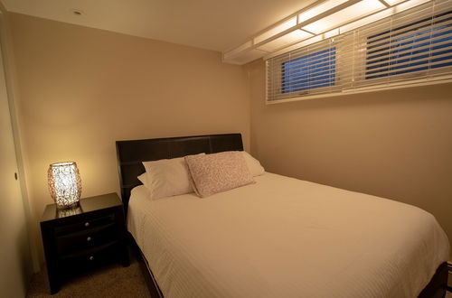 Photo 20 - Lincoln Park Suites Operated by Roscoe Village Guesthouse