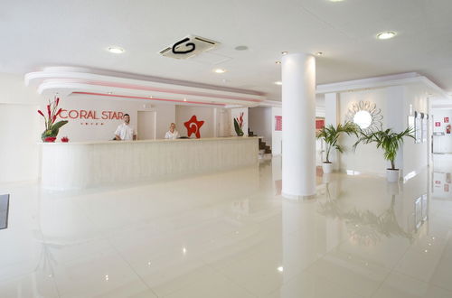 Photo 2 - Coral Star Apartments